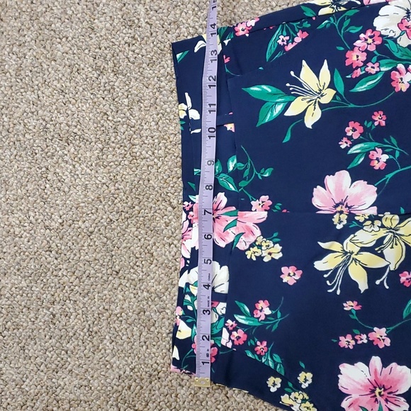 Lily Morgan Floral Pattern Shorts Size Small - Picture 4 of 6